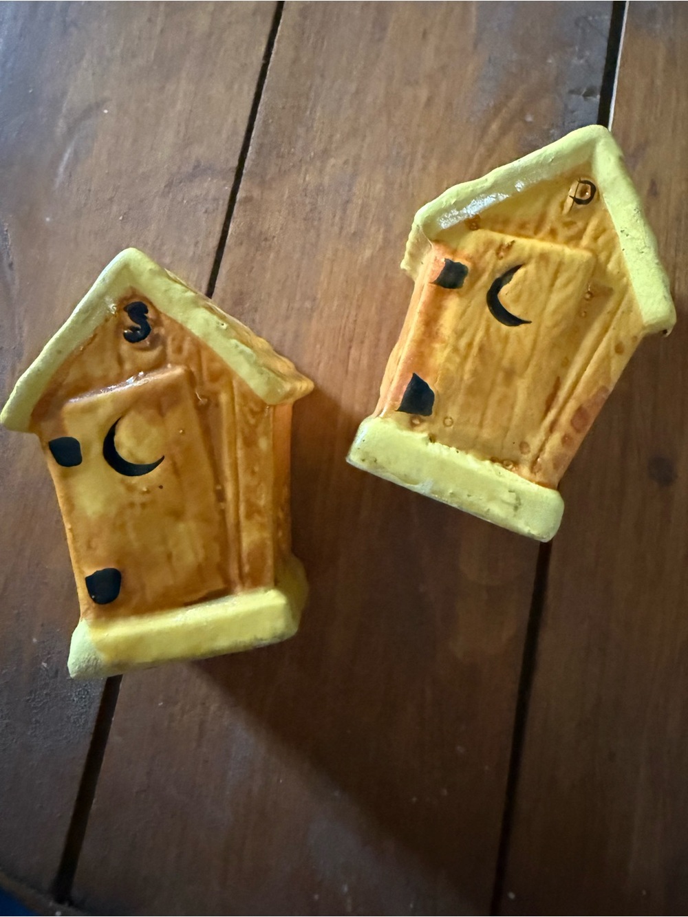 Vintage 1950s-60s Japan Outhouse Salt & Pepper Shakers Ceramic MCM Kitsch